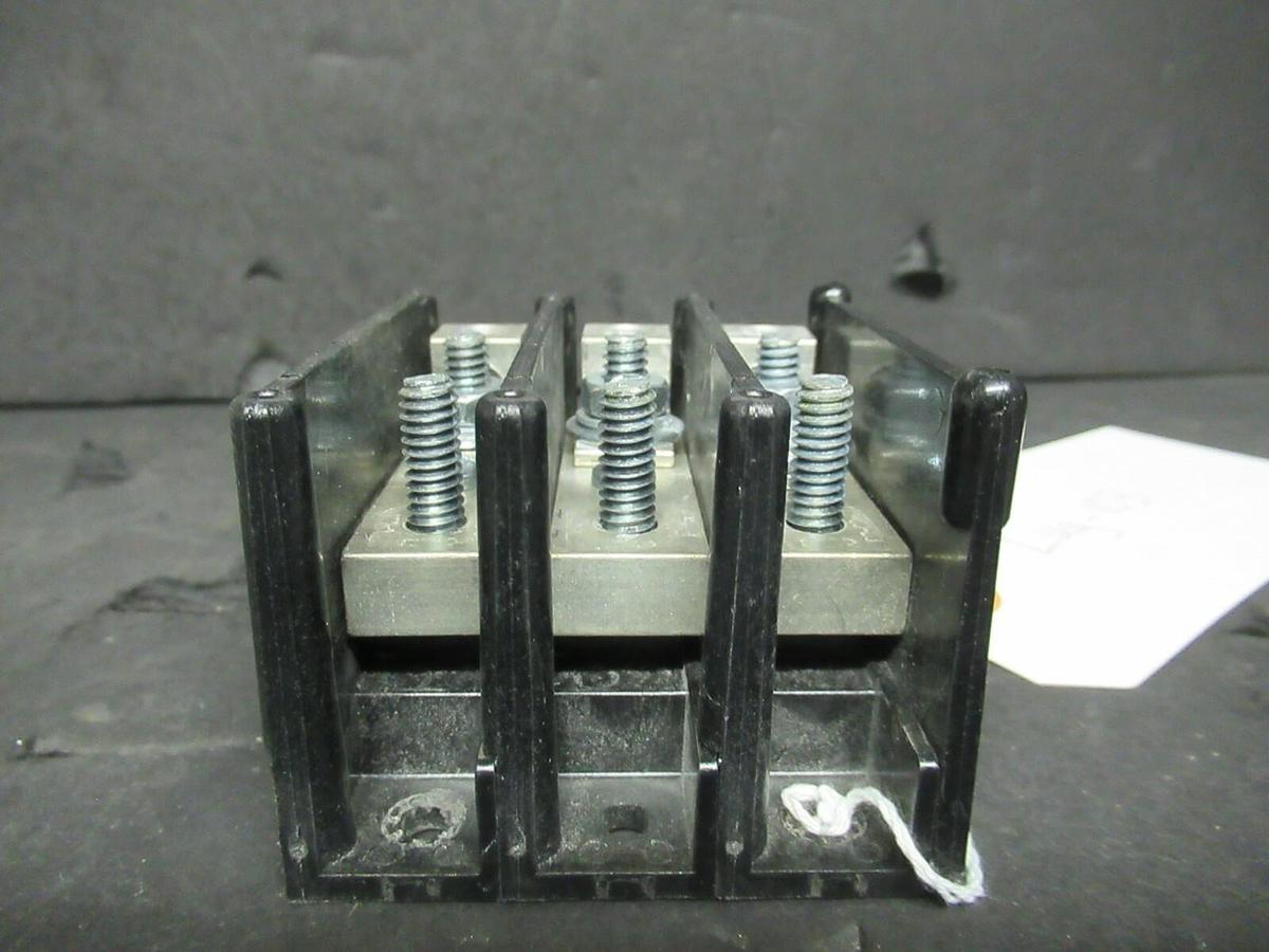 Used FERRAZ SHAWMUT POWER DISTRIBUTION BLOCK 62203 PDB62203 3-POLE 600 VOLT