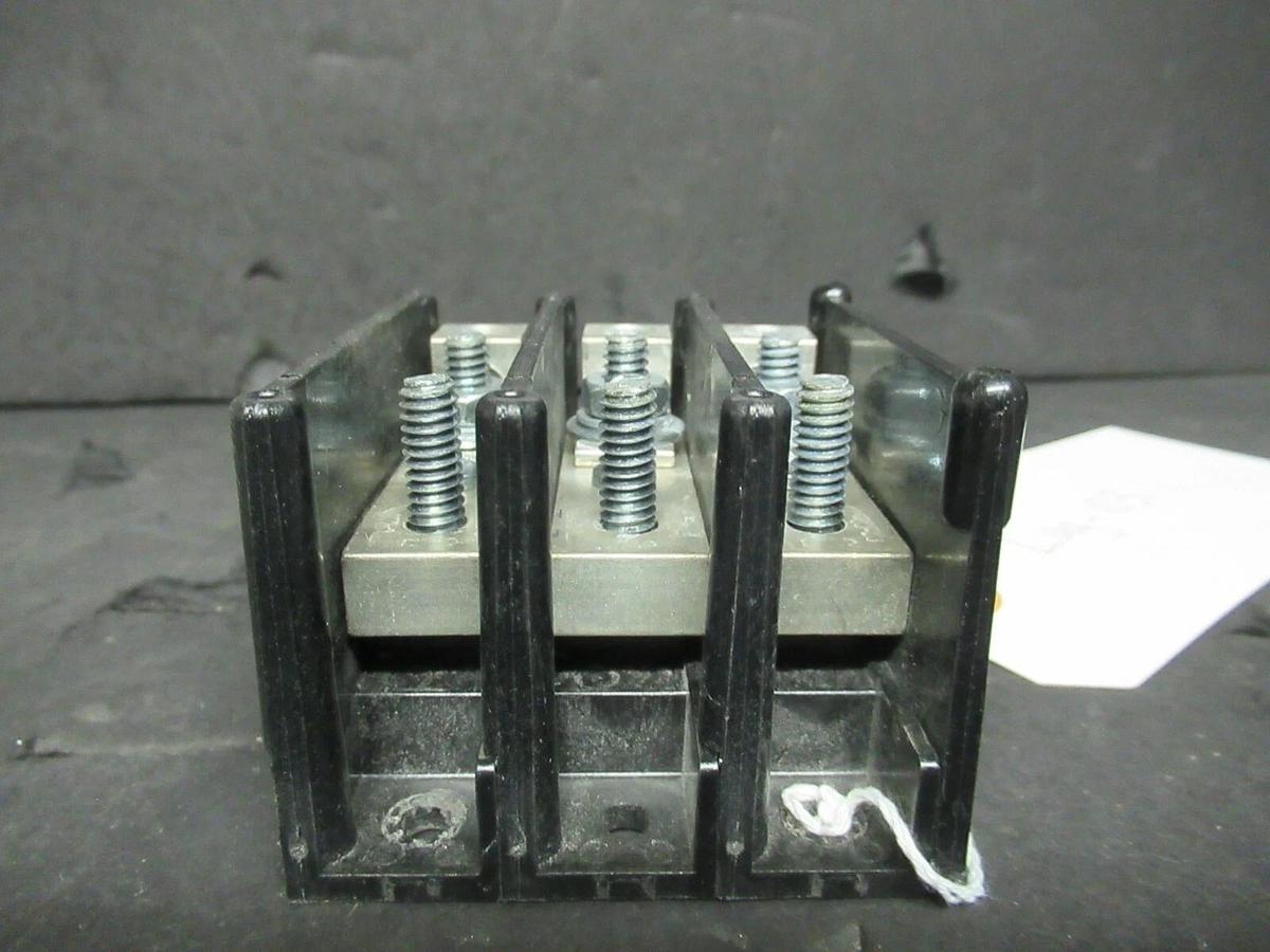 Used FERRAZ SHAWMUT POWER DISTRIBUTION BLOCK 62203 PDB62203 3-POLE 600 VOLT