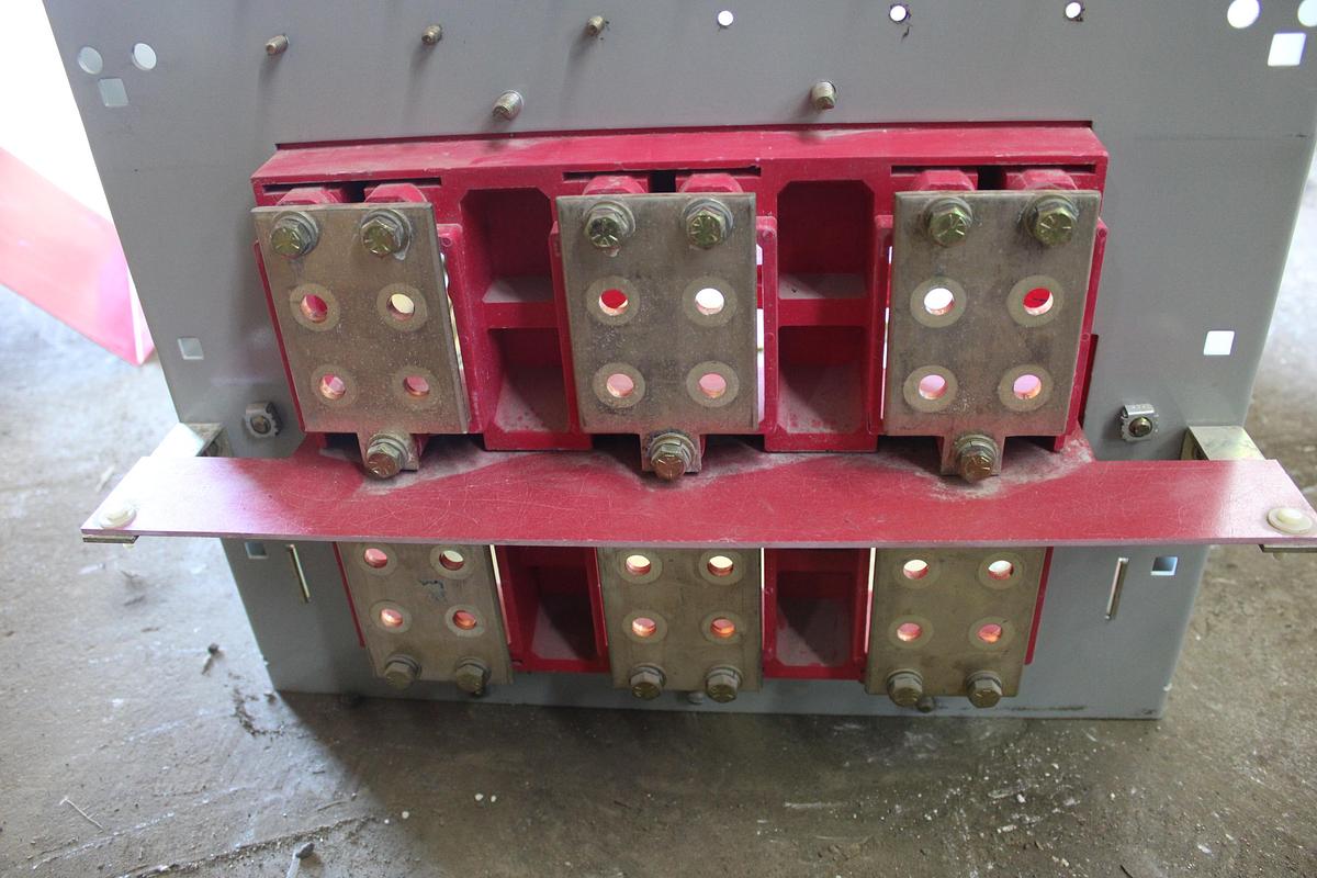 Used CUTLER HAMMER DS416 LOW VOLTAGE AC CIRCUIT BREAKER 1600 AMP 600 VOLT