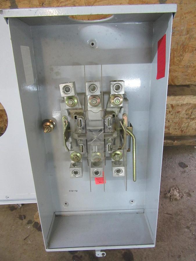 Used LANDIS & GYR 320 / 400 AMP 5 JAW METER SOCKET CAT# 42745-8 TYPE: HQ-5D 1 OR 3 PH