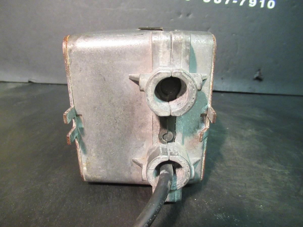 Used BRAY CONTROLS SPRING RETURN DAMPER ACTUATOR DS24-180 24 VOLT 24.6 VA *WARRANTY*