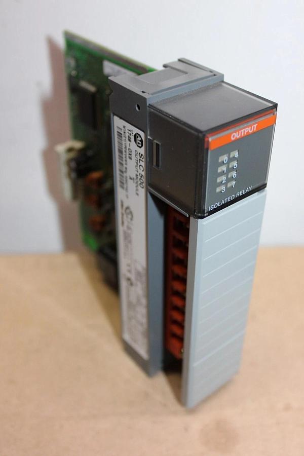 Used ALLEN BRADLEY SLC-500 OUTPUT MODULE 1746-OX8 SER. A 250 VAC **WARRANTY**