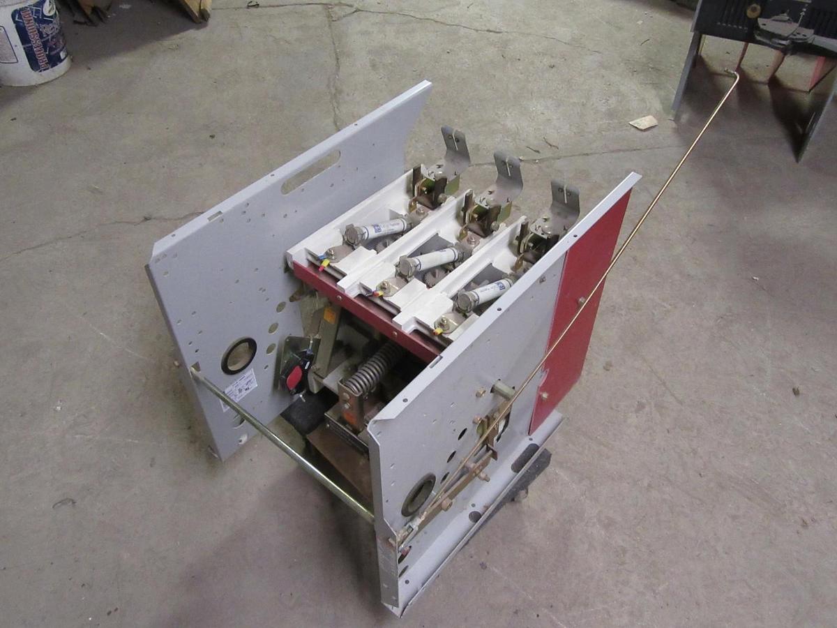 Used CUTLER-HAMMER AMPGARD MEDIUM VOLTAGE CONTACTOR SJS25VW430 2400V 360A COIL: 120V