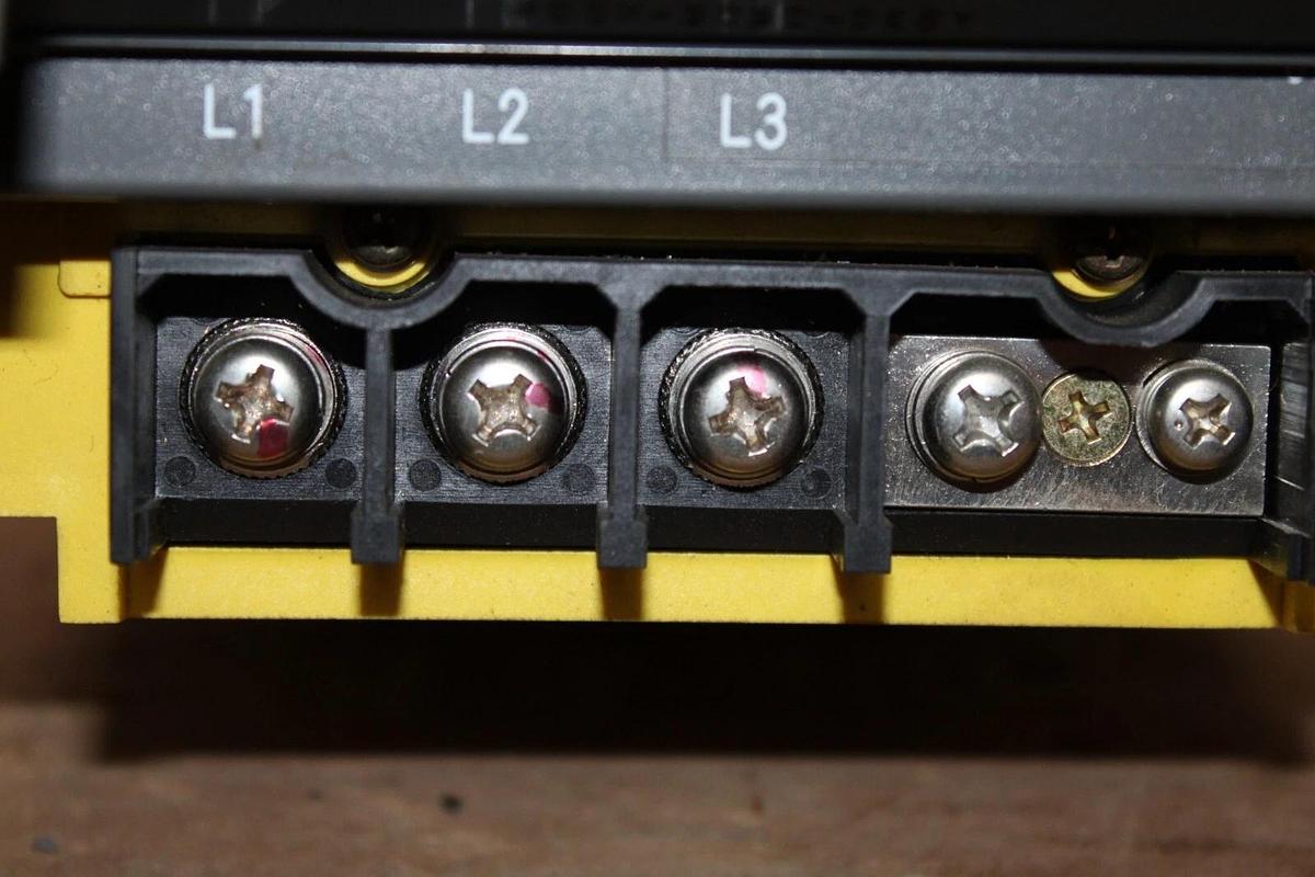 Used FANUC POWER SUPPLY MODULE A06B-6087-H126 230 VAC 29.8 kW 106 AMP 325 VDC