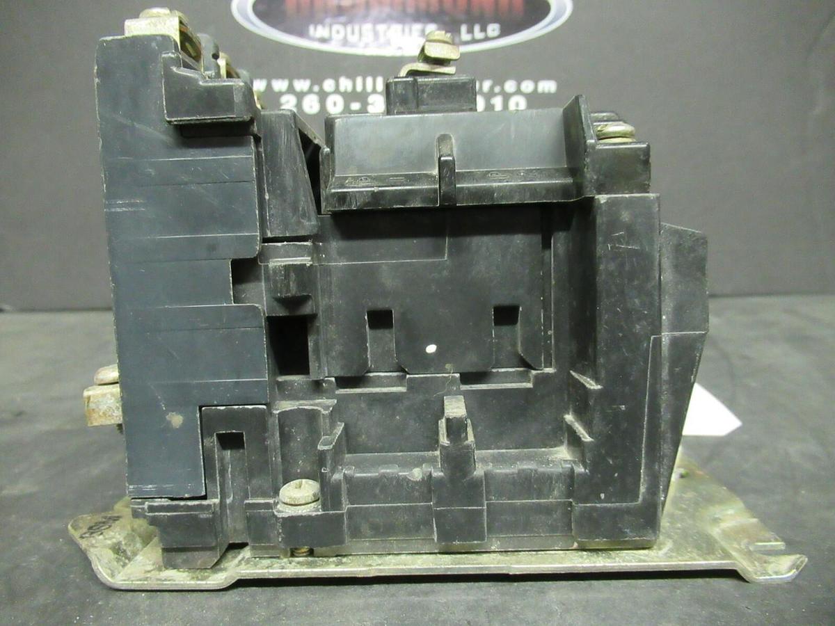 Used ALLEN BRADLEY CONTACTOR 500-A0D93 SER. B 18 AMP 600 VAC 5 HP COIL: 240 V