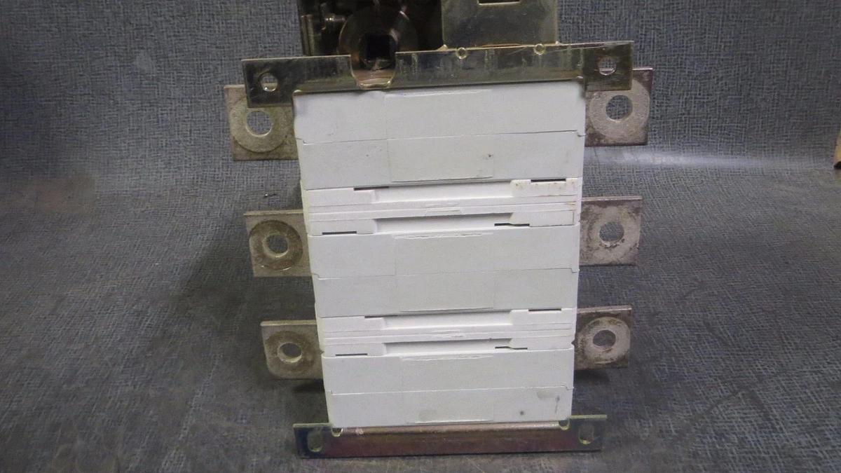 Used ABB GENERAL PURPOSE SWITCH DISCONNECT 400 AMP 600 VAC 3 PHASE MODEL: OETL-NF400