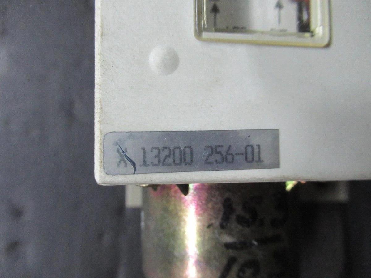 Used WESTINGHOUSE OIL PRESSURE CONTROL GAUGE X13200-256-01 / FF113-S1-BAA-25601