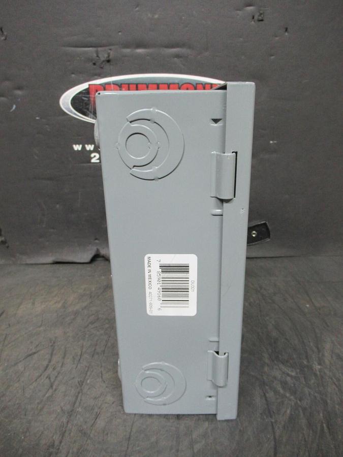 NEW SURPLUS SQUARE D SAFETY SWITCH DU321 30 AMP 240 VAC 7.5 HP 3-PHASE 3-POLE