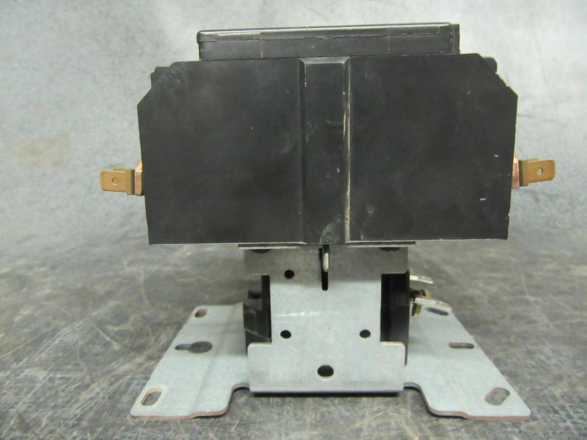 Used FURNAS DEFINITE PURPOSE CONTACTOR 42GE35AF106X591 600V 90A 60HP 3-POLE 3-PHASE