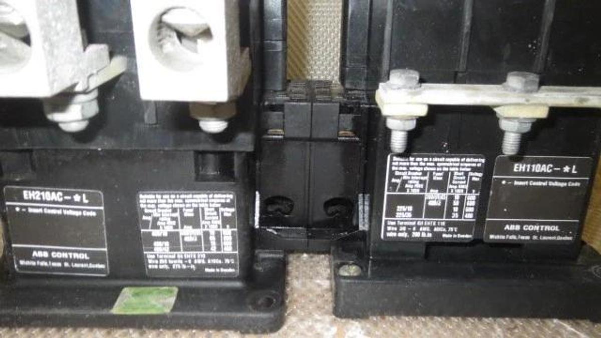 Used ABB REVERSING CONTACTOR EH 210 300 AMP AND EH 110 200 AMP WITH WIRING