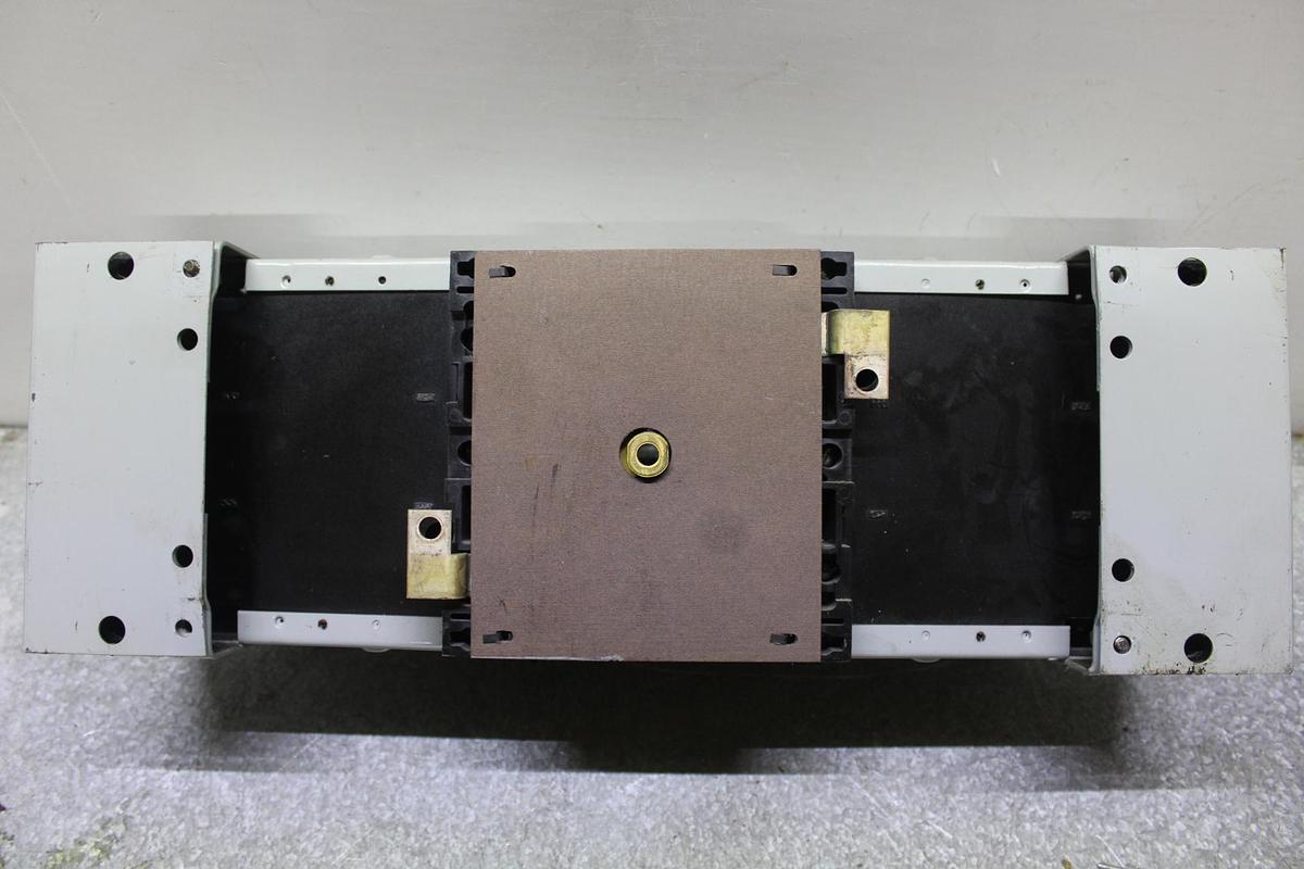 Used ITE VACU-BREAK FUSIBLE PANELBOARD SWITCH V7H3606 600 AMP 600 VAC 3-POLE