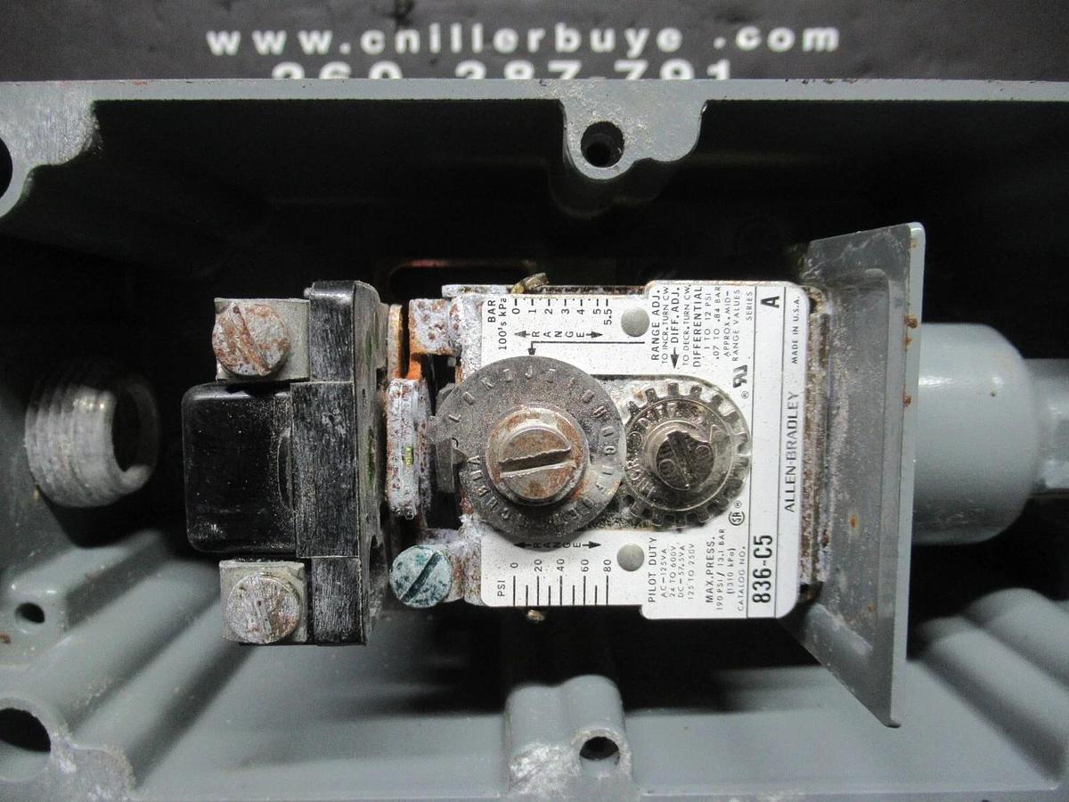 Used ALLEN-BRADLEY TEMPERATURE CONTROL SWITCH 836-C5 24-600 VAC @ 125 VA NEMA 4, 13