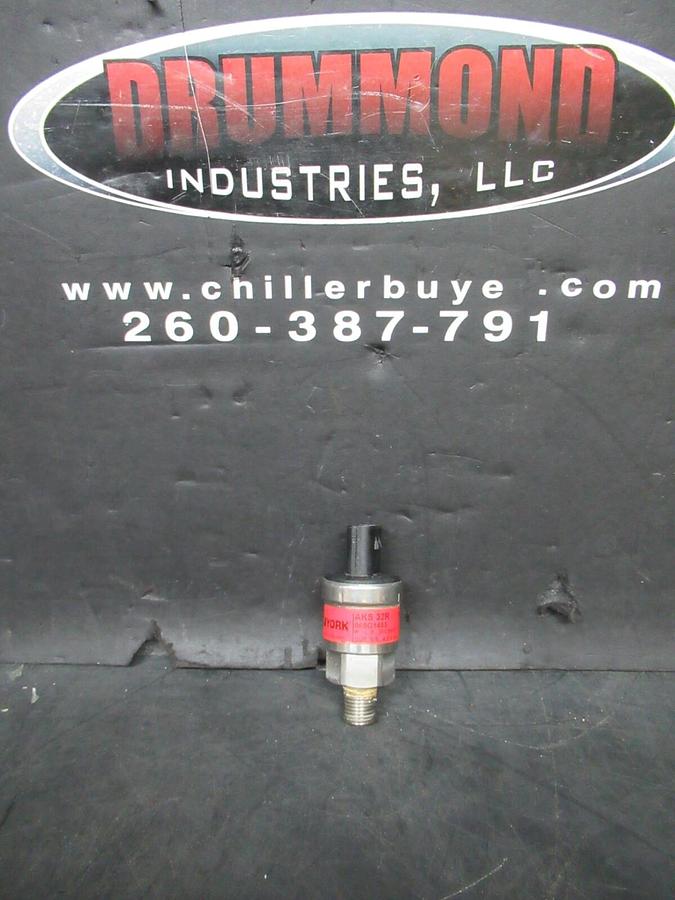 Used YORK PRESSURE TRANSDUCER 0225-28678 AKS-32R 060G1485 5 VDC 300 PSIS