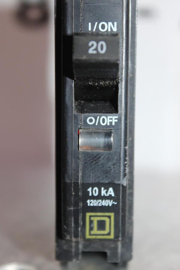 Used LOT OF 3 SQUARE D SINGLE POLE QO CIRCUIT BREAKER AD-8011 QO12020 20 AMP 240 VAC
