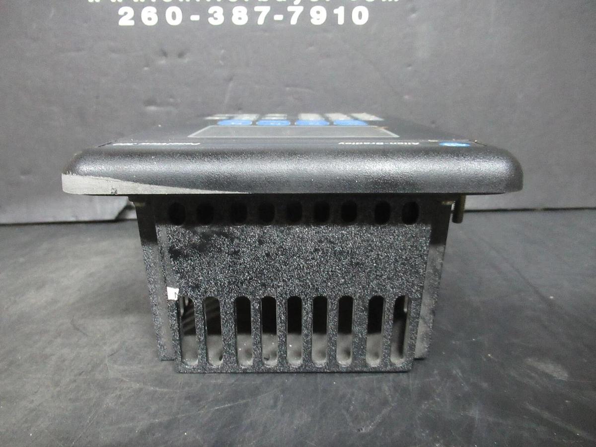 Used ALLEN-BRADLEY PANEL VIEW 300 2711-K3A17L1 SER. B REV. A 24 VDC 0.25 AMP