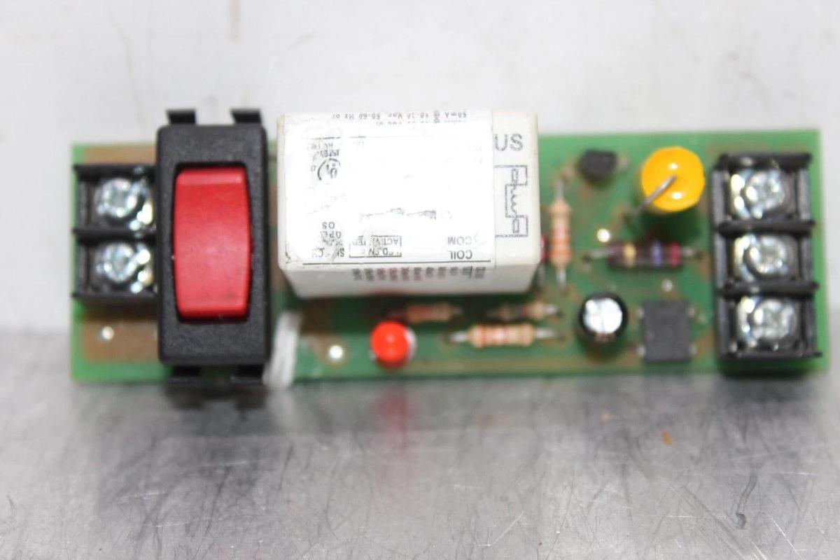 Used FUNCTIONAL DEVICES RELAY CIRCUIT BOARD RIBMU1S 120 VAC 30 VDC