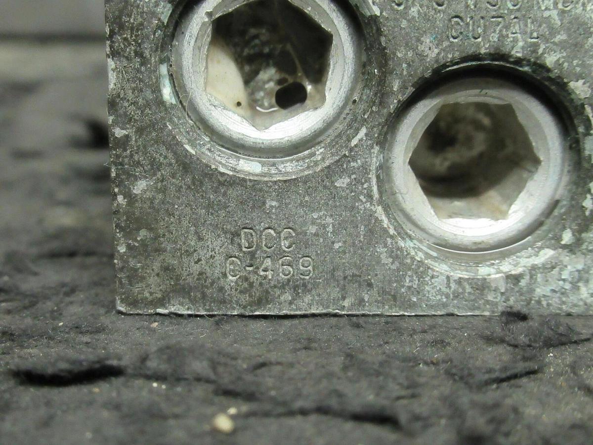 Used (3 QTY) SQUARE D DCC C-469 2 DOUBLE BARREL MECHANICAL CONNECTOR LUG TAPS 750MCM