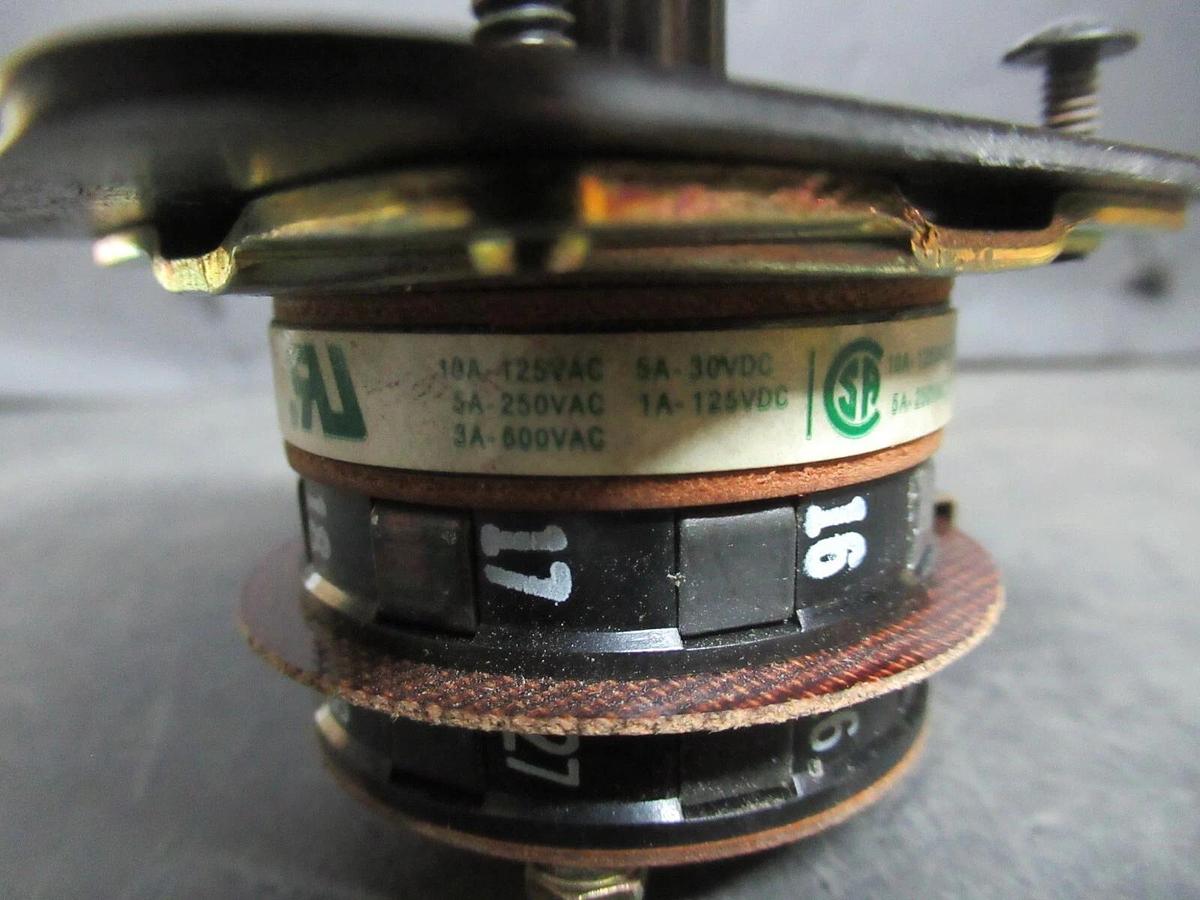 Used ELECTROSWITCH SERIES 31 CONTROL SWITCH 3109C 3-PHASE 125-600 VAC 10-3 AMP