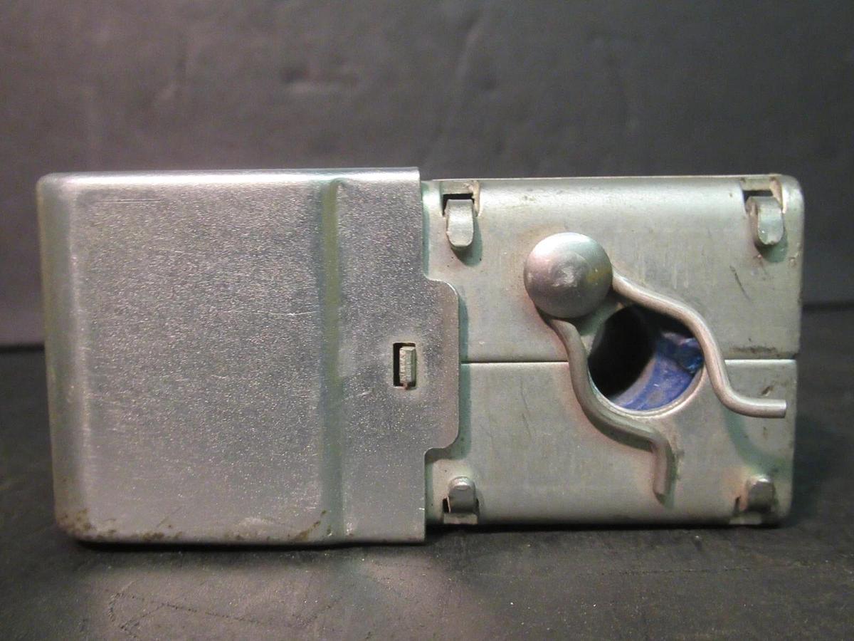 Used CARRIER GENERAL PURPOSE VALVE EFJX212 120 VOLT - 17 WATT - 300 PSI **WARRANTY**