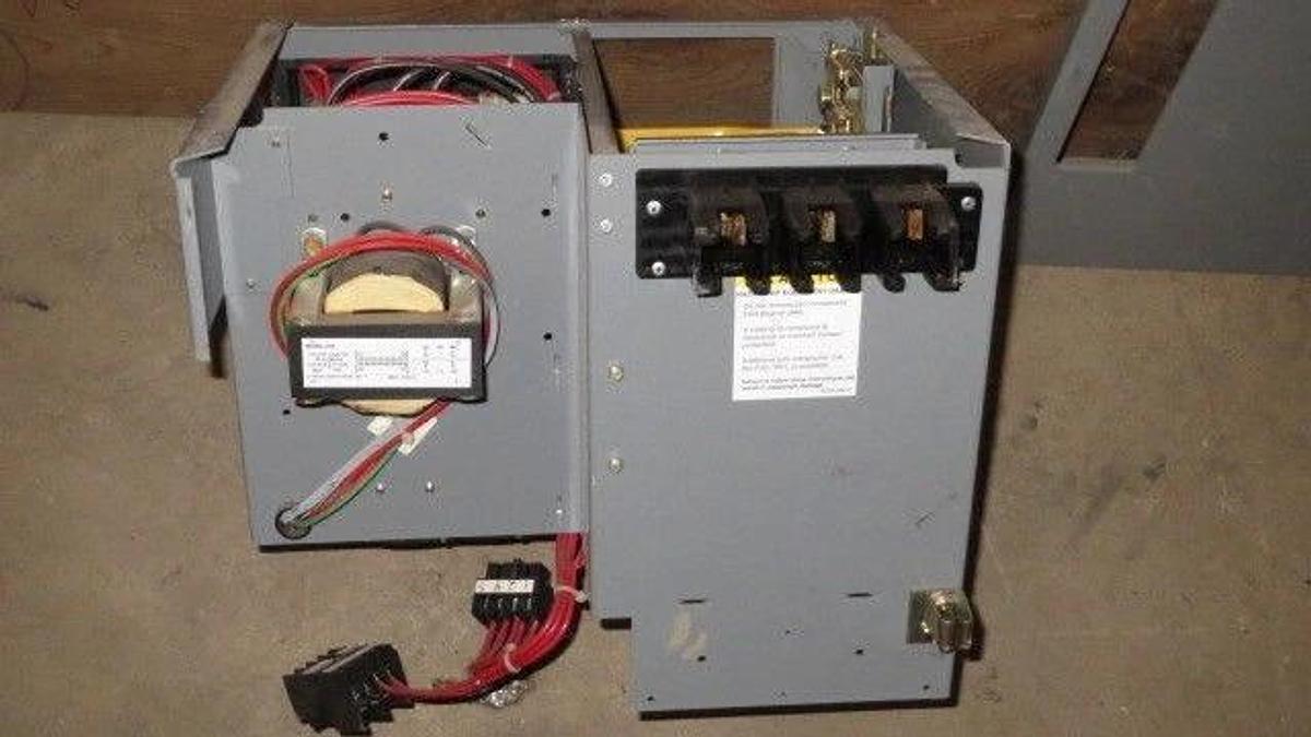 Used SQUARE D 12" MCC BUCKET 7 AMP FHP BREAKER 480 VAC W/ NEMA SIZE 1 STARTER