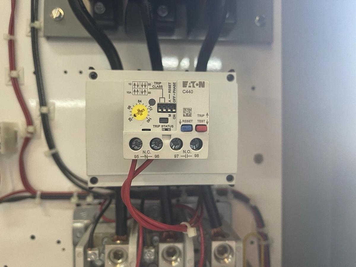 Used NEW SURPLUS EATON NEMA 3R COMBO STARTER ECN5442CAJ R63/F SIZE 4 STARTER