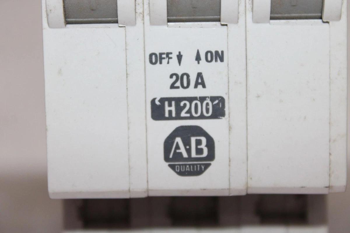 Used ALLEN BRADLEY CIRCUIT BREAKER 1492-CB3 480/277 VAC 20 AMP 3-POLE