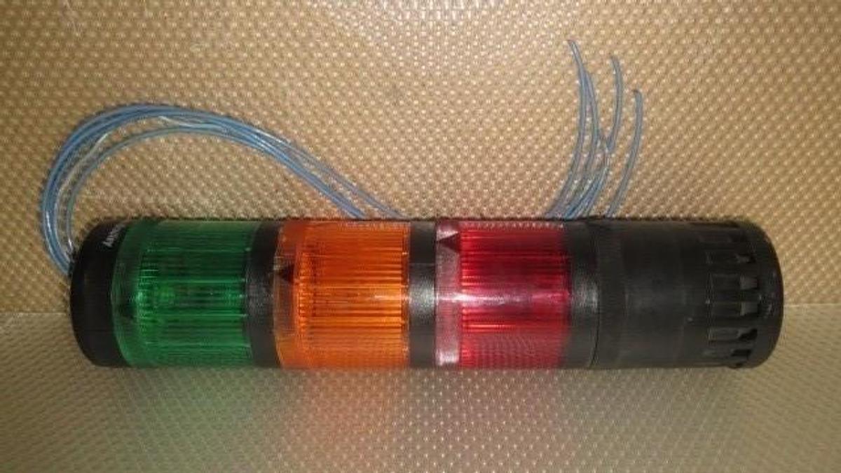 Used ALLEN BRADLEY QUALITY LIGHT GREEN,ORANGE, RED WITH BASE AND SINGLE TONE 855T