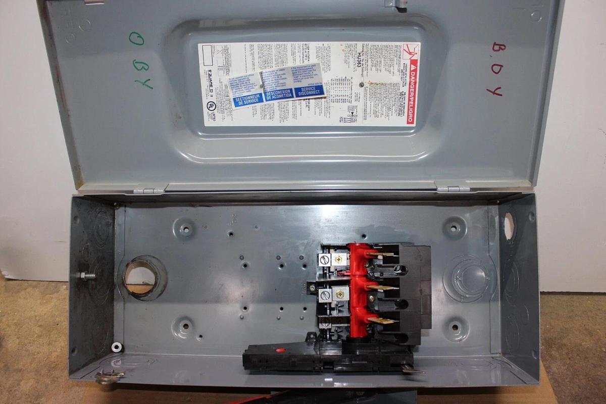Used SQUARE D DISCONNECT SWITCH HU363 100 AMP 600 VAC TYPE 1 ENCLOSURE