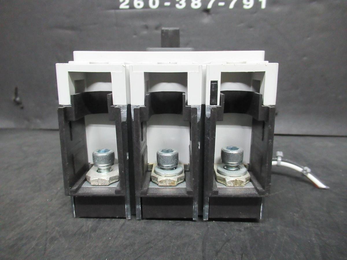 Used SIEMENS CIRCUIT BREAKER HFS3S250L TYPE: HFGA FRAME: FG 200 AMP 600 VAC 3-POLE