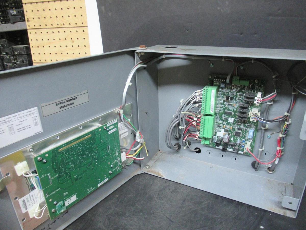 Used CARRIER CHILLER CONTROL INTERFACE PANEL 19XR-7070462DGS68 19XR04031531-19XR