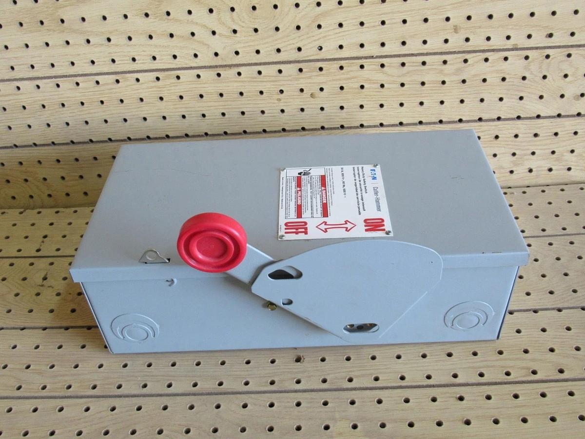 Used CUTLER HAMMER DISCONNECT DH261UGK 30A 600VAC/DC 2-POLE **WARRANTY INCLUDED**