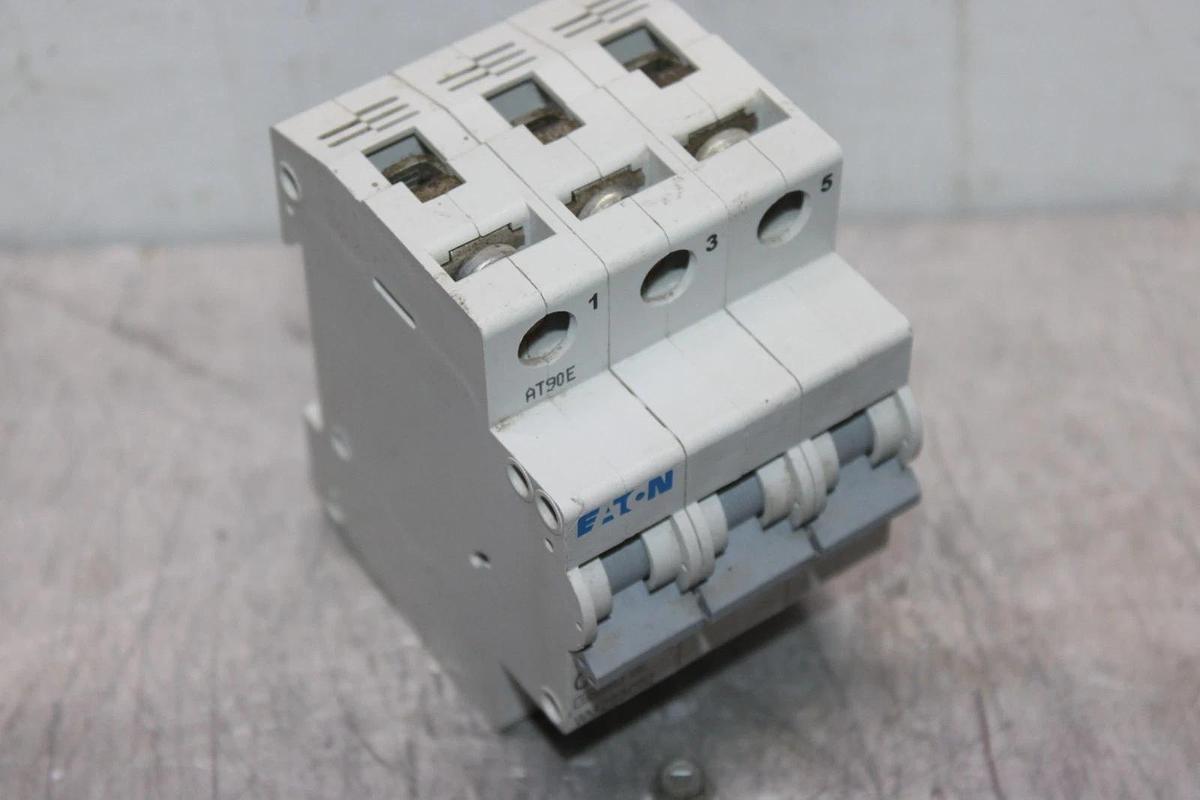 Used EATON CIRCUIT BREAKER WMZS3C02 480/277 VAC 2 AMP 3-POLE *WARRANTY*