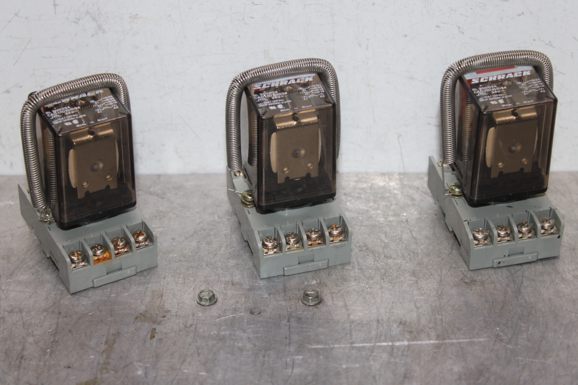 Used LOT OF 2 OMRON RELAYS G2R-1-SN 24 VDC 10 AMP W/ BASE