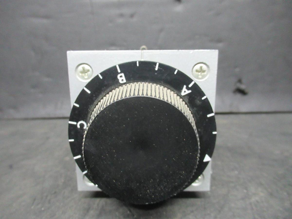 Used AGASTAT TIME DELAY RELAY 2-20 SECONDS 7032CC 24 VDC VOIL 600 VAC 10 AMP