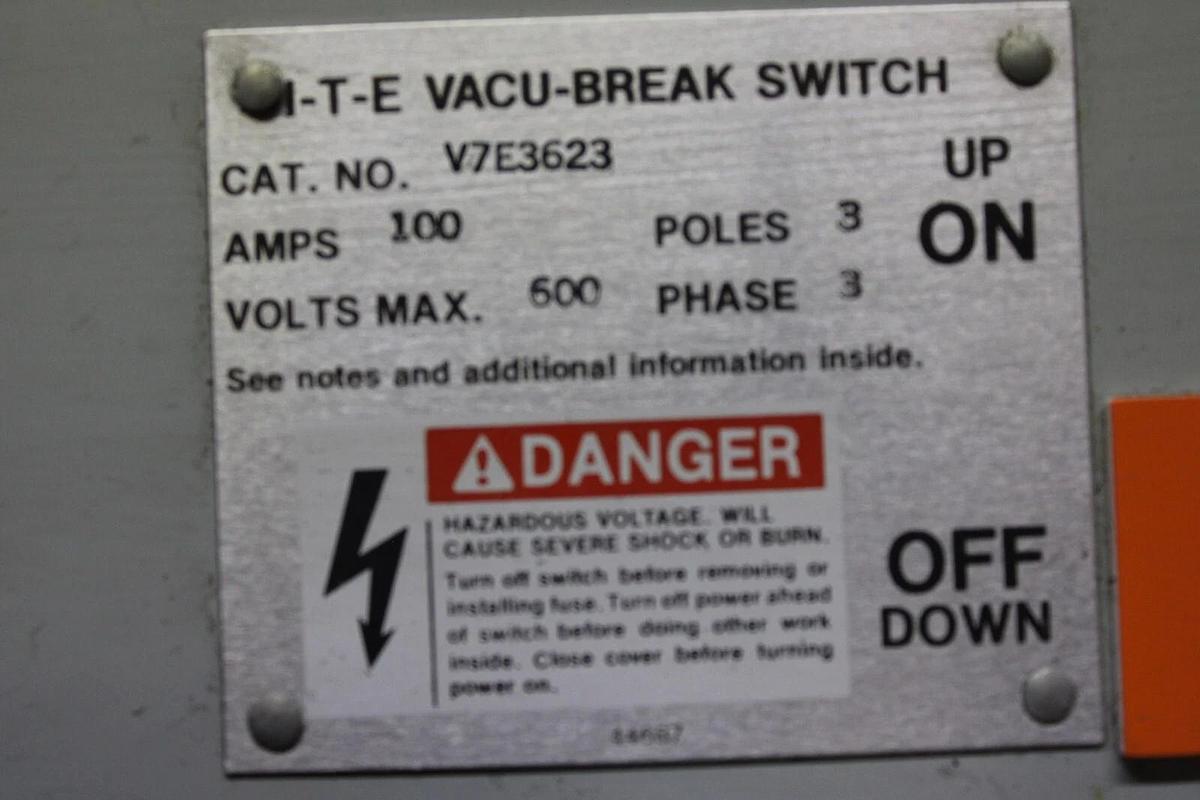 Used ITE VACU-BREAK DISCONNECT SWITCH V7E3623 60/100 AMP 600 VAC 3-POLE 3-PHASE