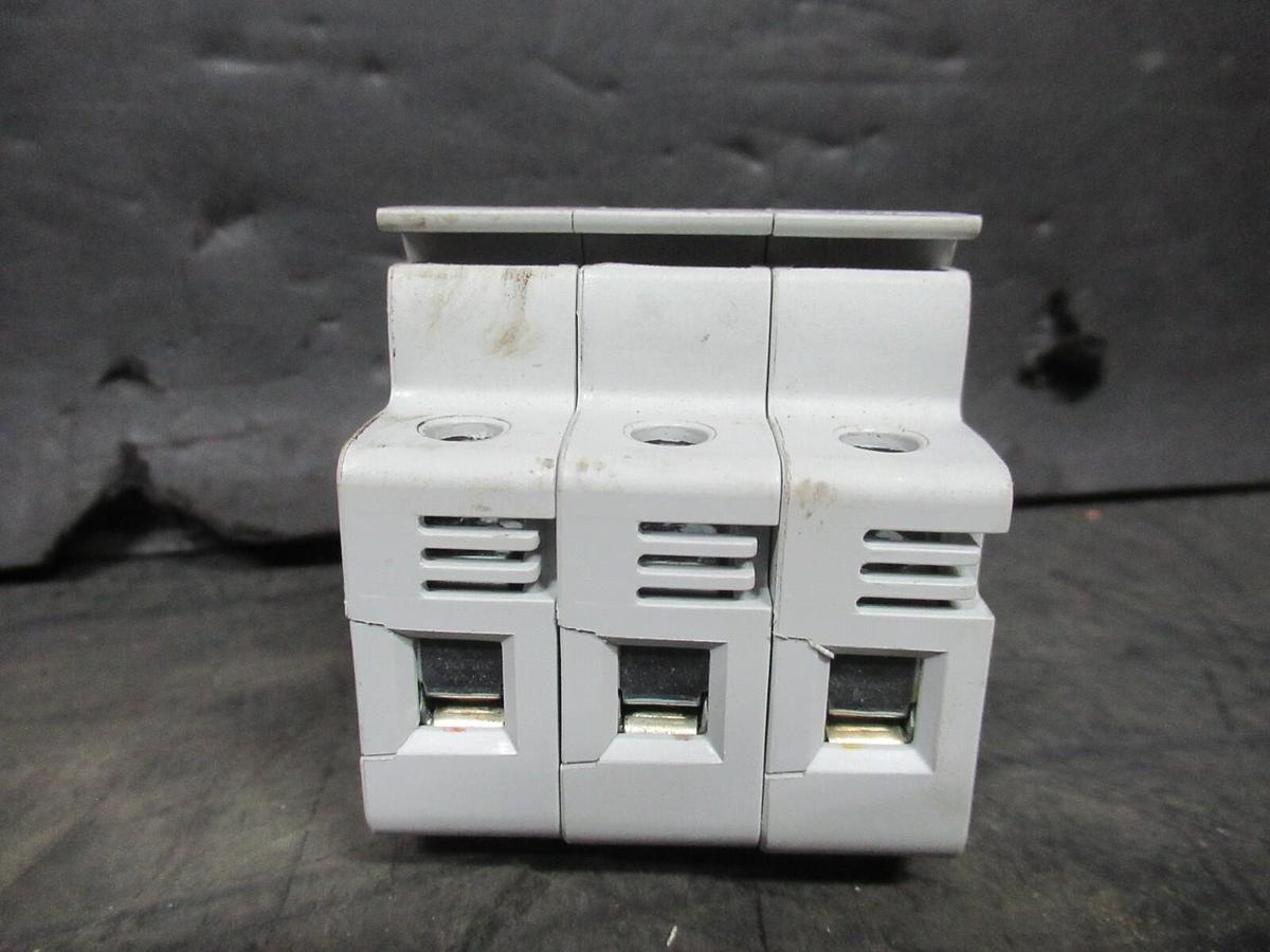 Used BUSSMANN FUSE HOLDER CHM3D 13/32"X1-1/2" 10X38 600 VOLT 30 AMP