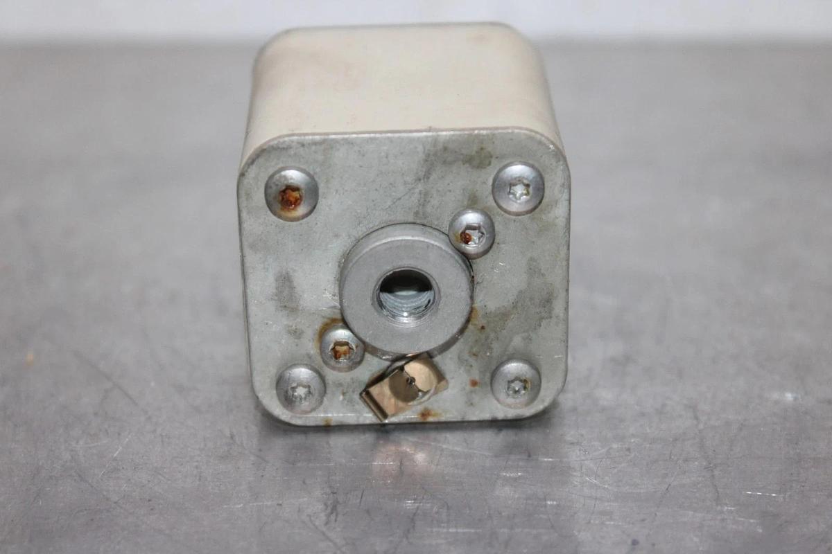 Used BUSSMANN SQUARE BODY FUSE 170M3423 700 VAC 630 AMP *WARRANTY*