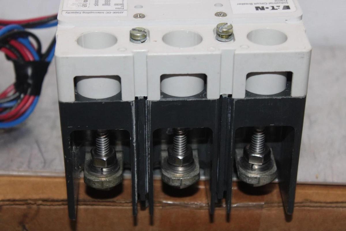 Used EATON DC CIRCUIT BREAKER JGEDC3250NN 250 AMP 3-POLE 600 VDC **WARRANTY**