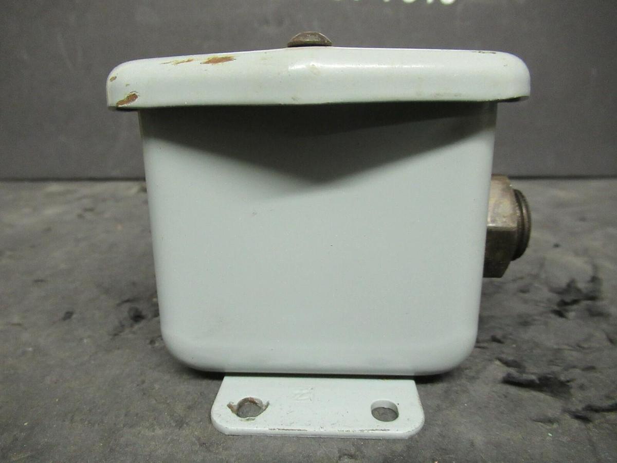 Used MAMAC SYSTEMS PRESSURE CONTROL SWITCH PR-260-4-3-1-B
