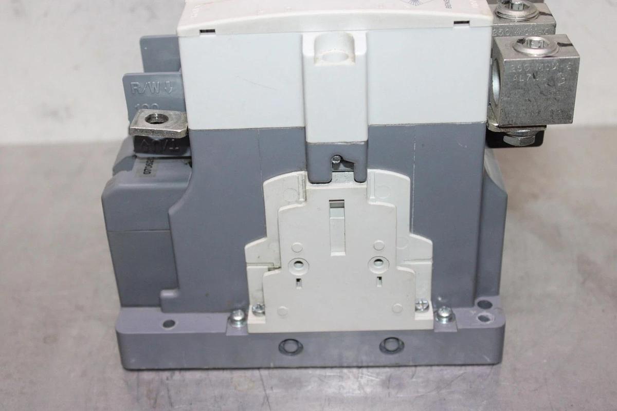 Used BENSHAW MAGNETIC CONTACTOR RSC-100 160 AMP 600 VOLT 3-POLE COIL: 100-240 VOLT