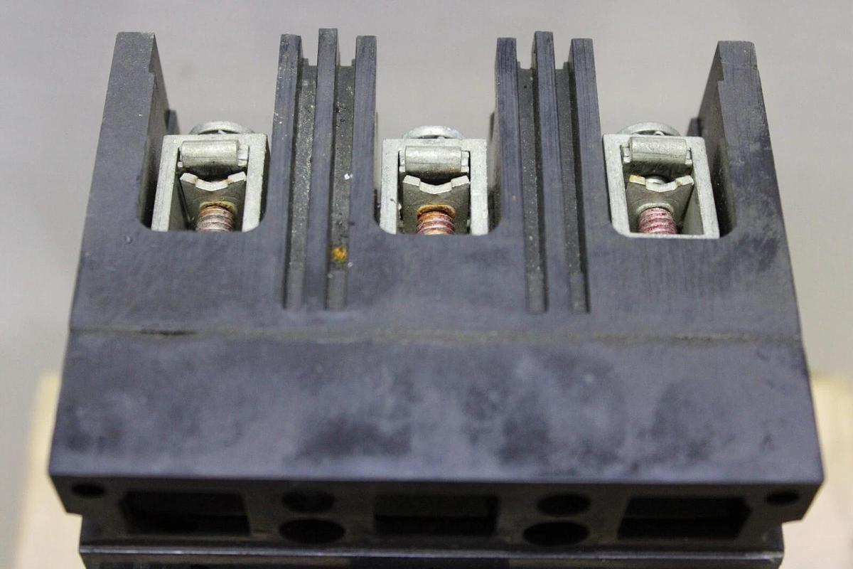 Used GE CIRCUIT BREAKER TEB132030 30 AMP 3-POLE 240 VAC **WARRANTY**