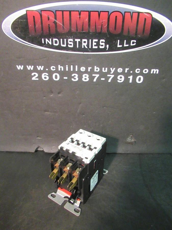 Used GE 3-PHASE CONTACTOR CR453AB3AAA 25 AMP 600 VAC 10 HP COIL: 110-120 VOLT