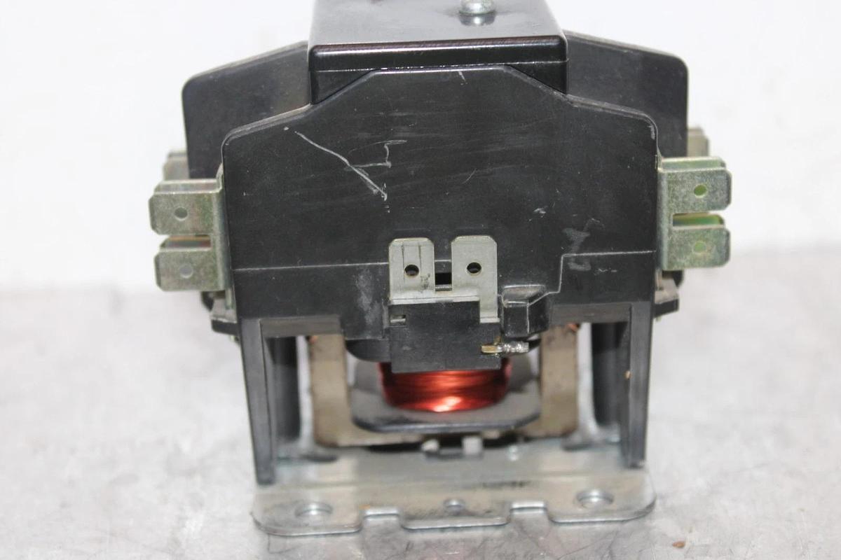Used FURNAS CONTACTOR 42CG20AJB669R E-011A 600 VAC 20 AMP 2-POLE COIL: 24 VOLT