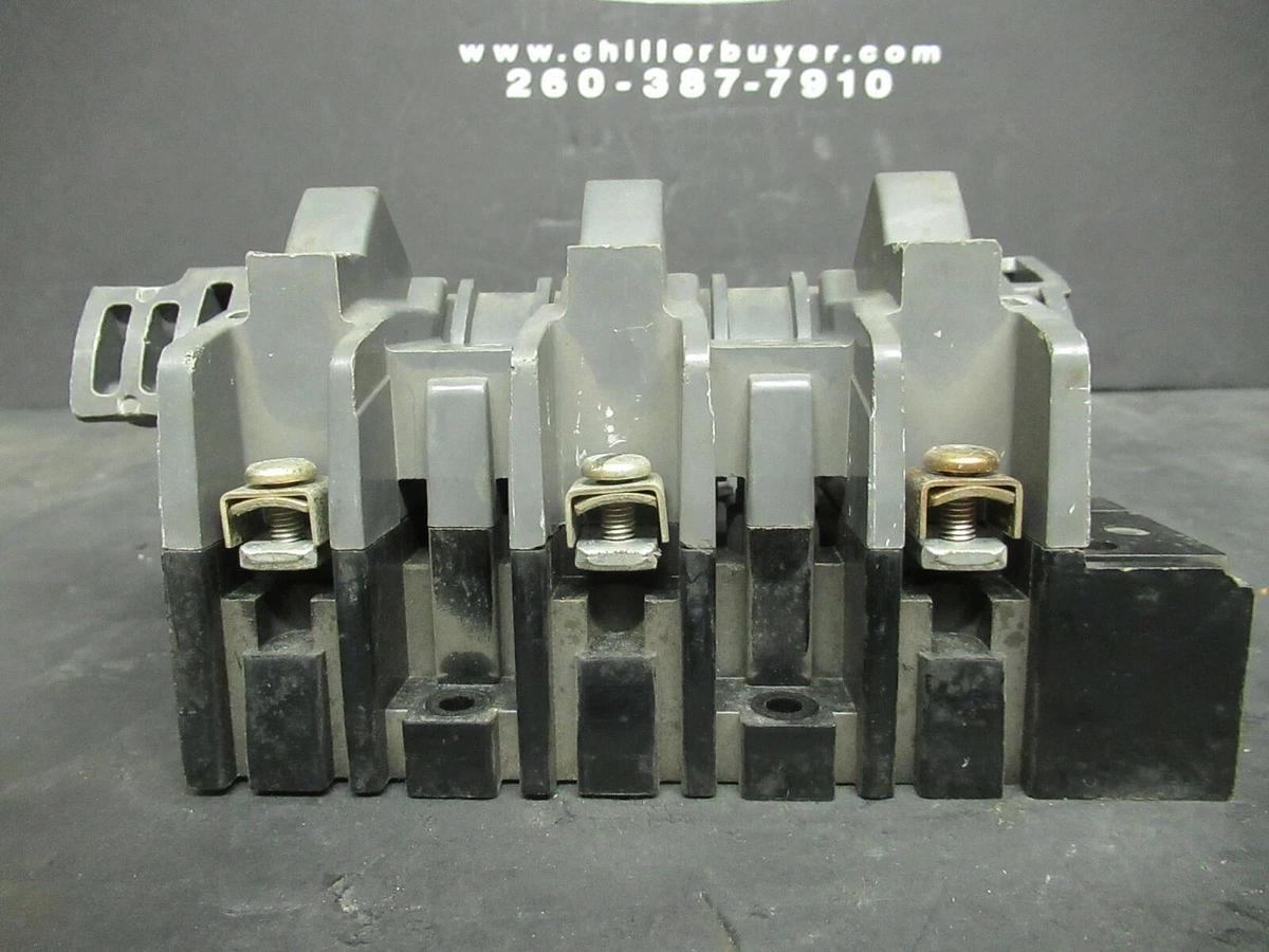 Used ALLEN BRADLEY DISCONNECT SWITCH 40021-58-02 600 VAC W/ X-401978 30 AMPS 600 VAC