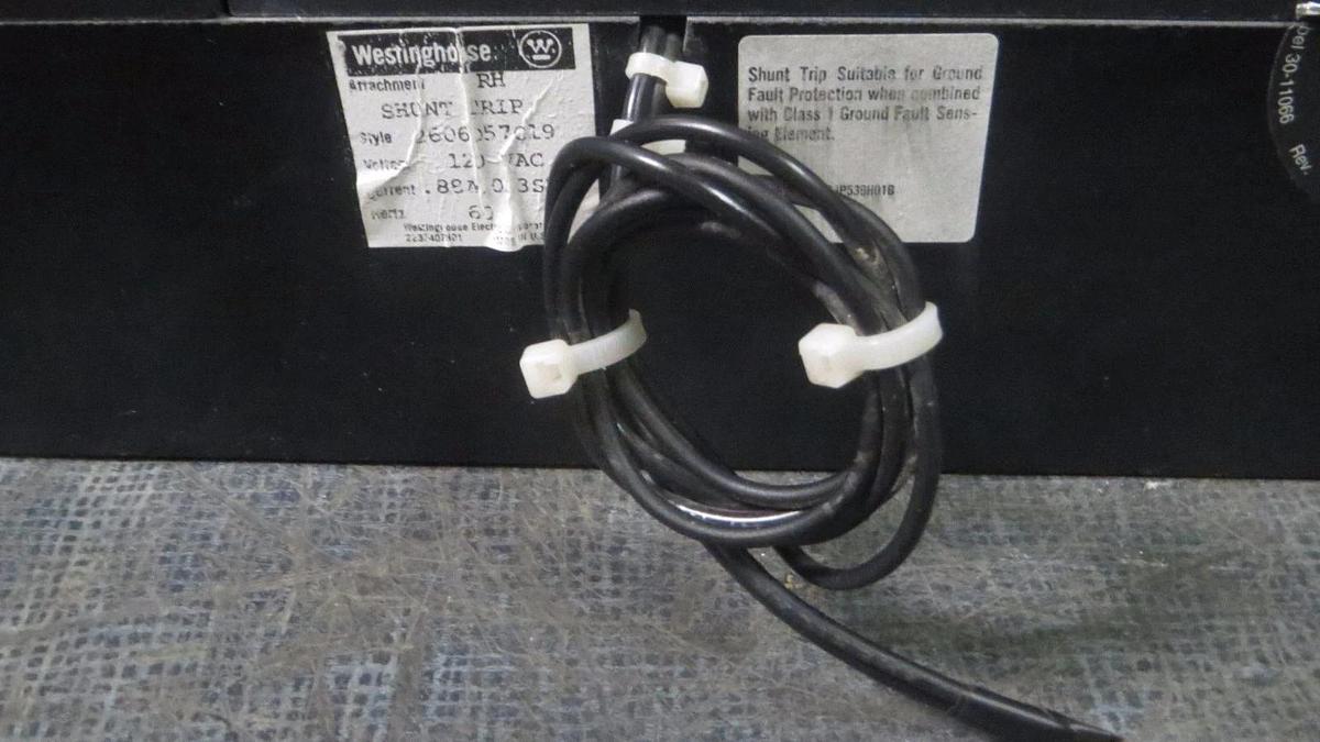 Used CUTLER HAMMER CIRCUIT BREAKER MS360700A 700 AMP 600 VAC 3-POLE W/ SHUNT TRIP