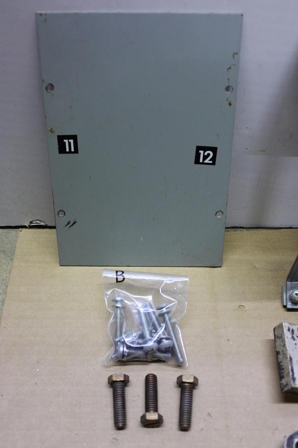 Used CUTLER HAMMER CIRCUIT BREAKER MOUNTING KIT FOR LA BREAKERS **WARRANTY**
