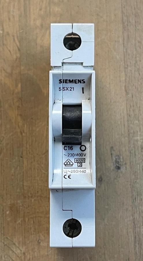 Used SIEMENS CIRCUIT BREAKER 5SX21 B16 16 AMP 277 VAC 1-POLE W/ 5SX9100 AUXILLIARY