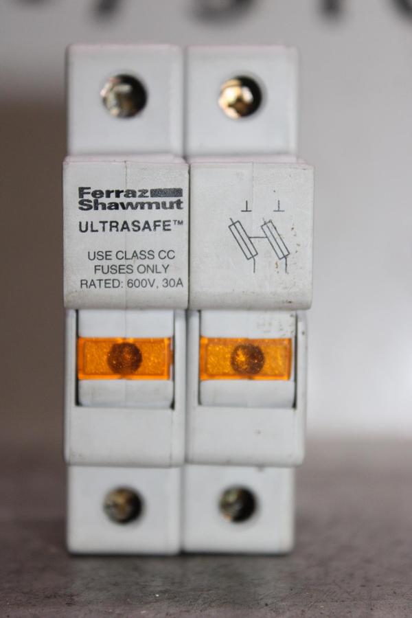 Used FERRAZ SHAWMUT ULTRASAFE FUSE HOLDER USC33I 600 VAC 3-POLE 30 AMP