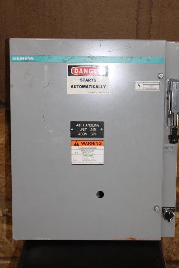 Used SIEMENS NEMA 1 ENCLOSED COMBINATION STARTER W/ SIZE 2 509-C0D STARTER