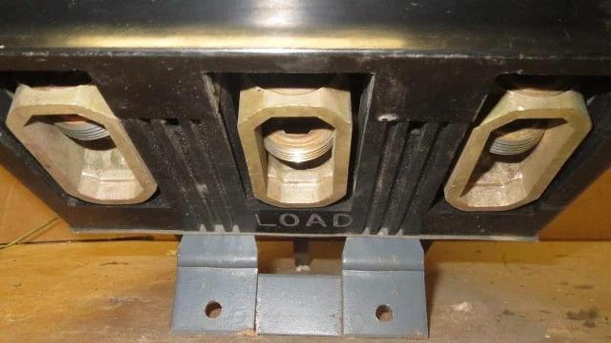 Used 800 AMP GE BREAKER 600 VOLT W/ 600 AMP SHUNT TRIP TKM836F000 **WARRANTY!**